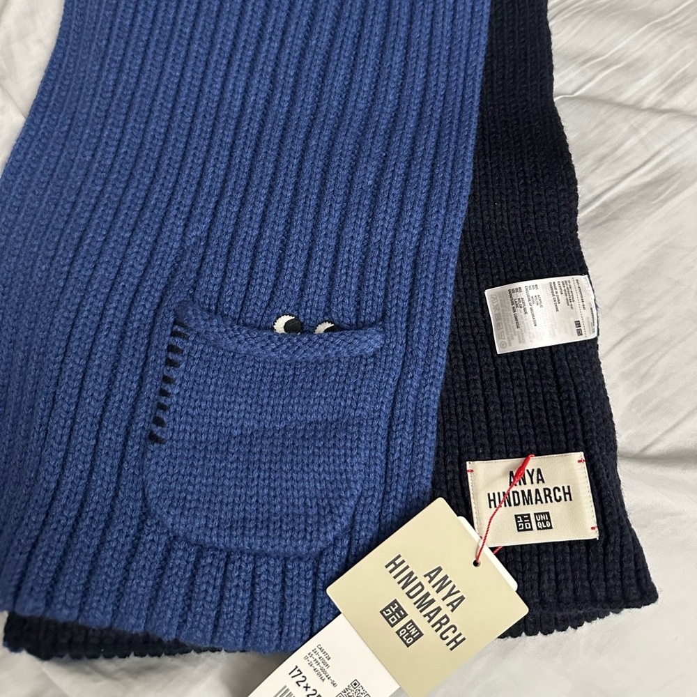 Anya Hindmarch x Uniqlo Blue and Black Knit Scarf wool mix heattech